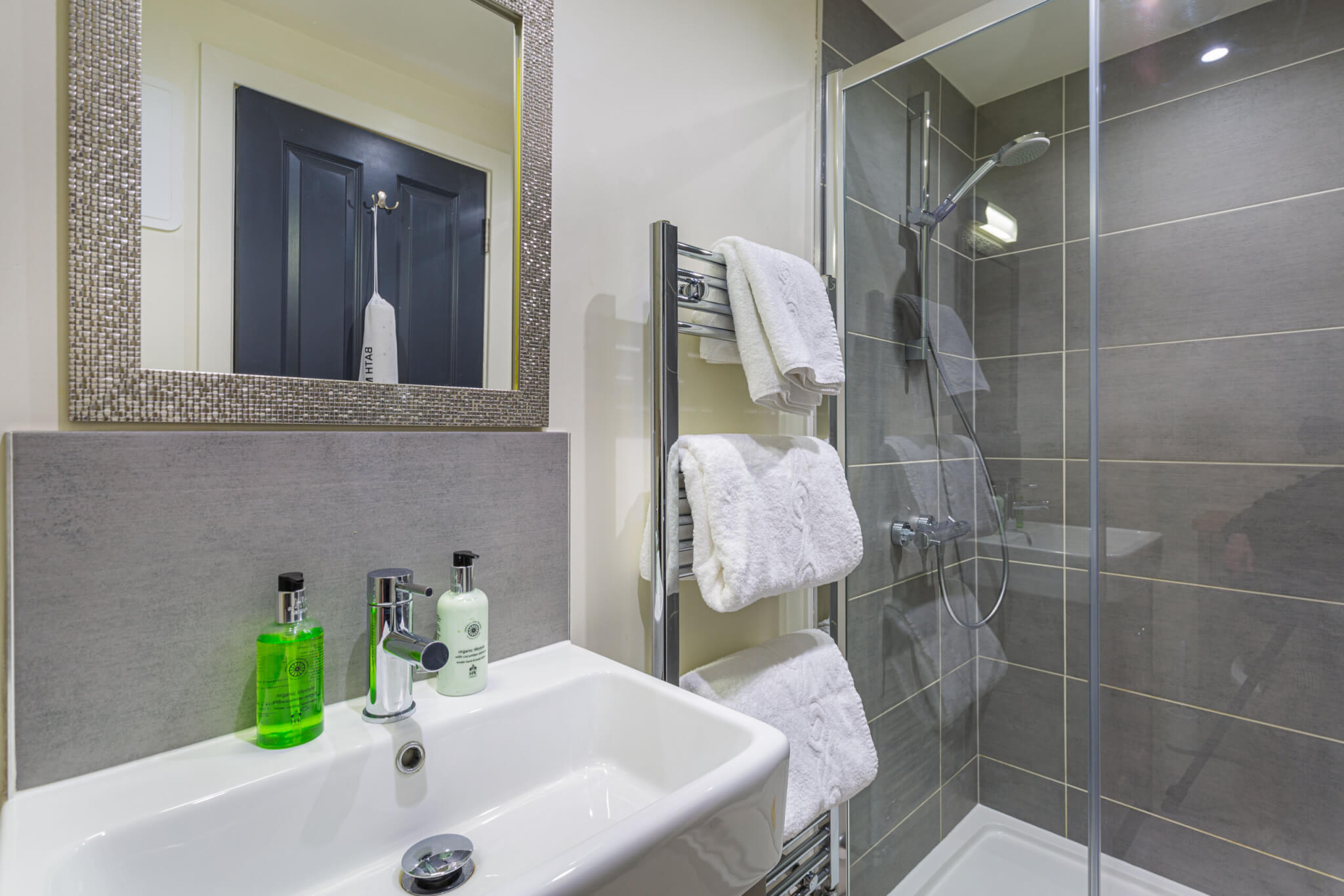 Forest Park Hotel Classic Small Double Room Bathroom scaled